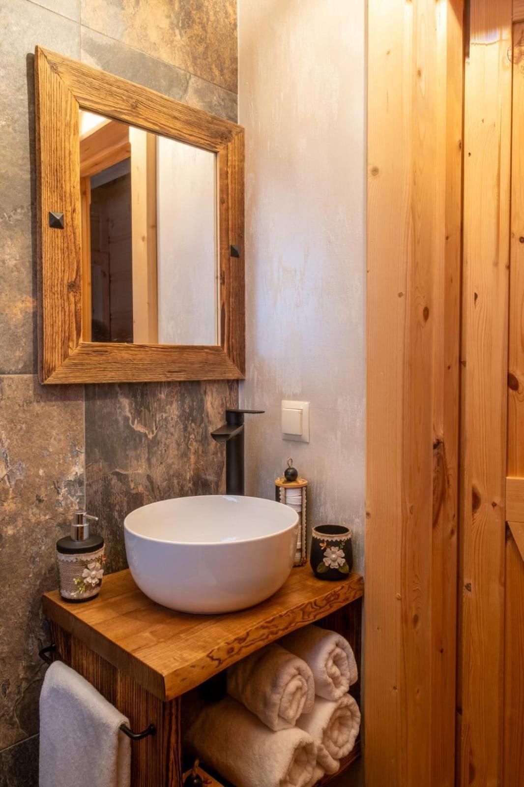 Legenda Lasu - Drewniany W Gorach Z Jacuzzi, Przy Stoku Narciarskim Kotelnica, Bialka Tatrzanska, W Poblizu Term Bania Chalet
